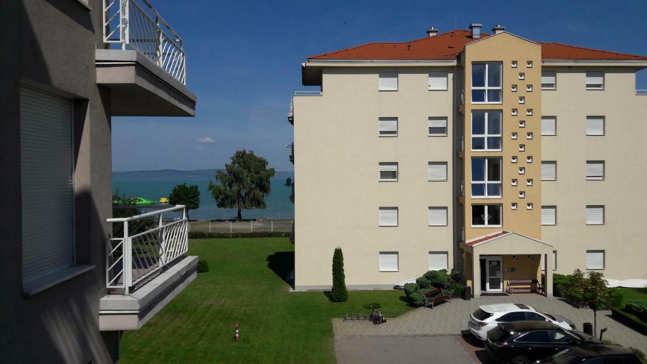 Siofoki Vizparti Nyaralo - Lakeside Apartment Buitenkant foto